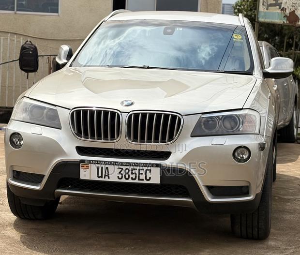 BMW X3 xDrive28i 4dr SUV AWD (2.0L 4cyl Turbo 8A) 2014 Gold