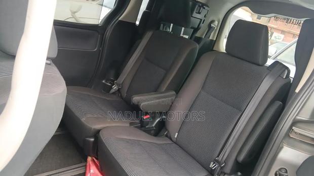 Toyota Noah 2015 Gray