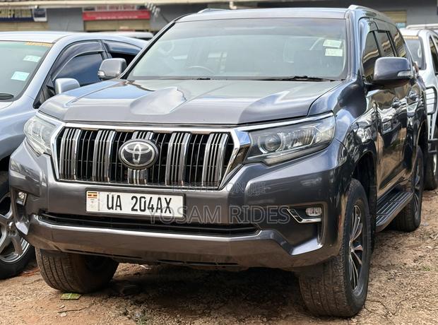 Toyota Land Cruiser Prado 2.8 2017 Gray