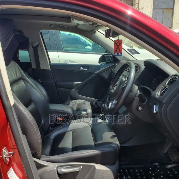 Volkswagen Tiguan 2012 Red