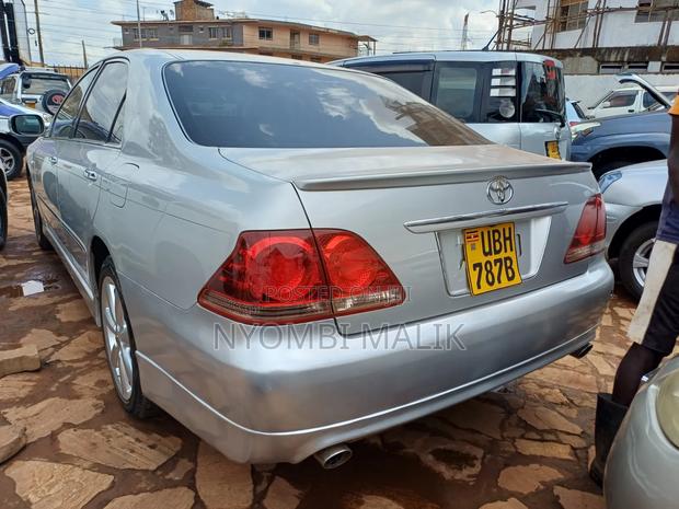 Toyota Crown 2008 Silver