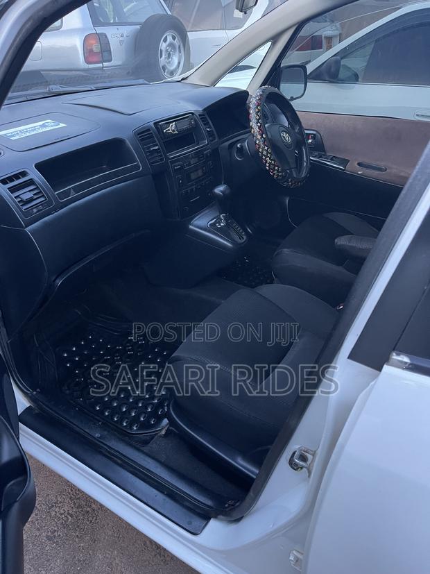 Toyota Wish 2004 Silver