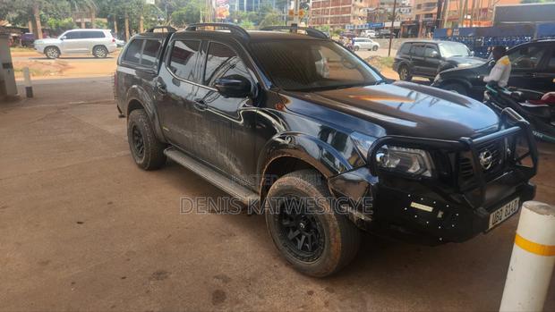 Nissan Navara 2018 Black