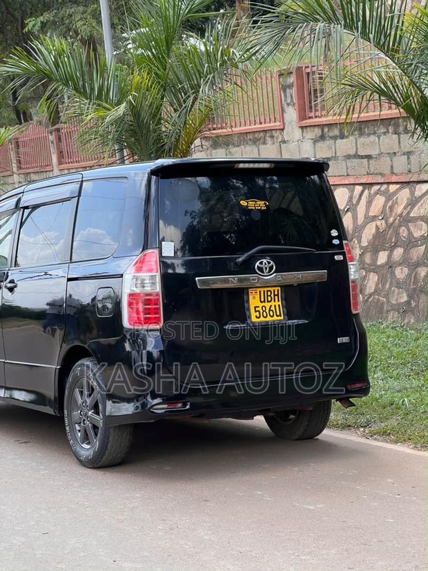 Toyota Noah 2009 Black