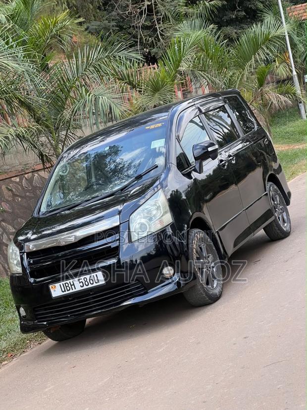 Toyota Noah 2009 Black