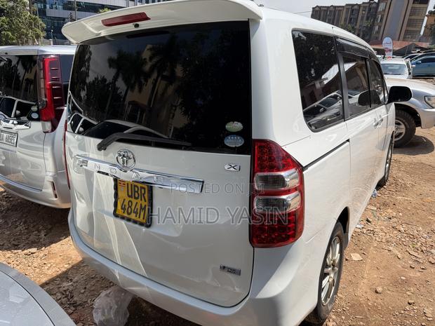 Toyota Noah 2011 White