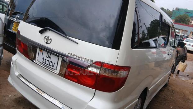 Toyota Alphard 2005 White