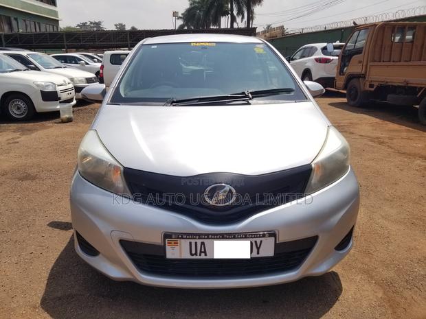 Toyota Vitz 1.0 FWD 5dr 2012 Silver