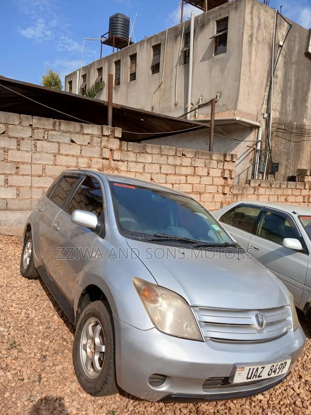 Toyota IST 2005 Silver