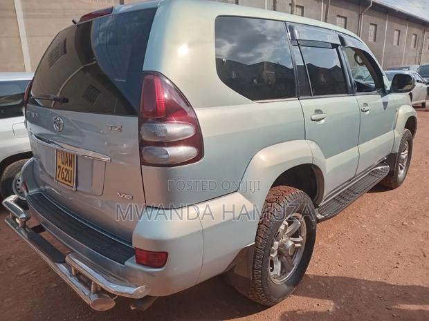 Toyota Land Cruiser Prado 2003 Blue