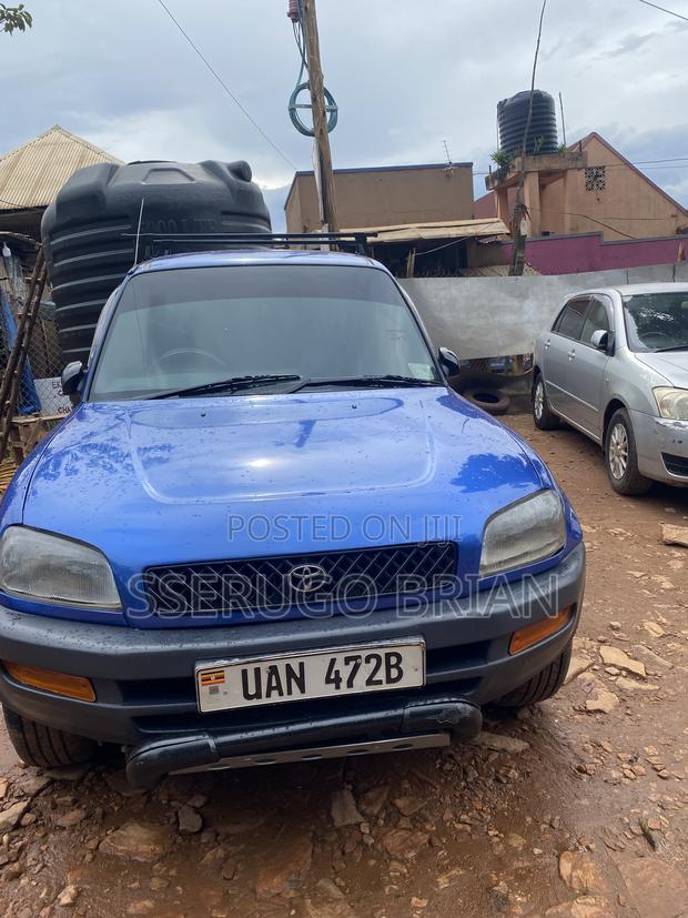 Toyota RAV4 Base FWD 1999 Black