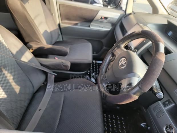 Toyota Noah 2009 Black