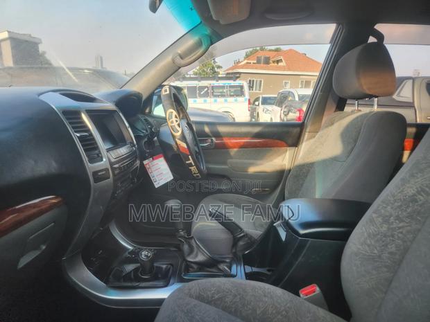 Toyota Land Cruiser Prado 2006 Silver