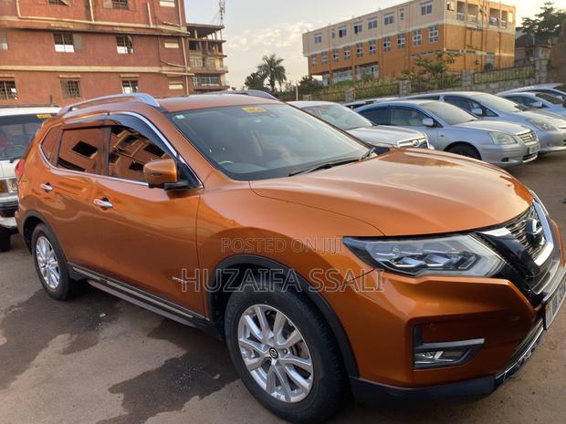 Nissan X-Trail 2010 Gold