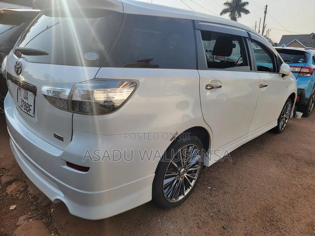 Toyota Wish 2010 White