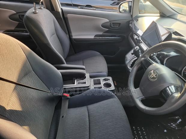 Toyota Wish 2010 White