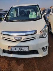 Toyota Noah 2012 White for sale