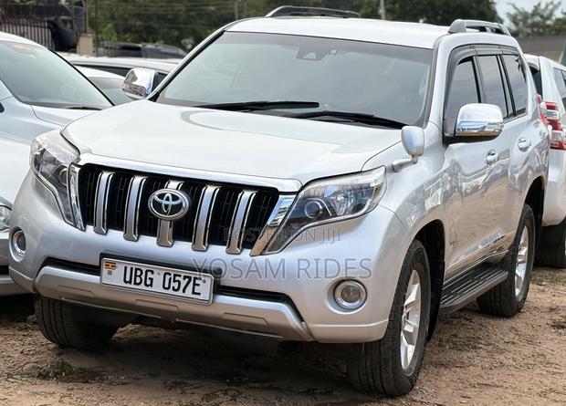 Toyota Land Cruiser Prado 2.8 D-4D 2015 Silver