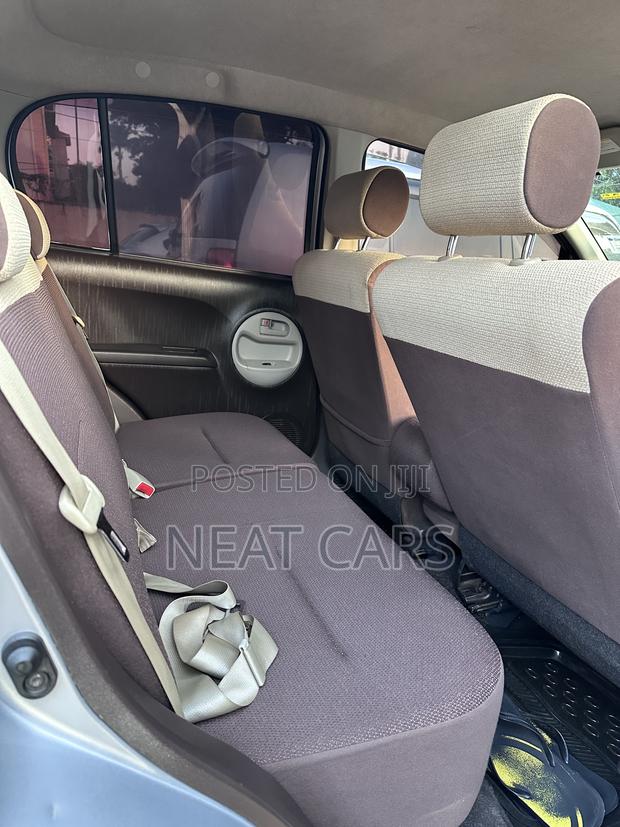 Toyota Passo 2011 Silver