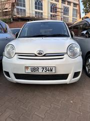 Toyota Sienta 2009 Pearl for sale