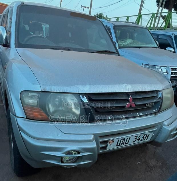 Mitsubishi Pajero 2002 Silver