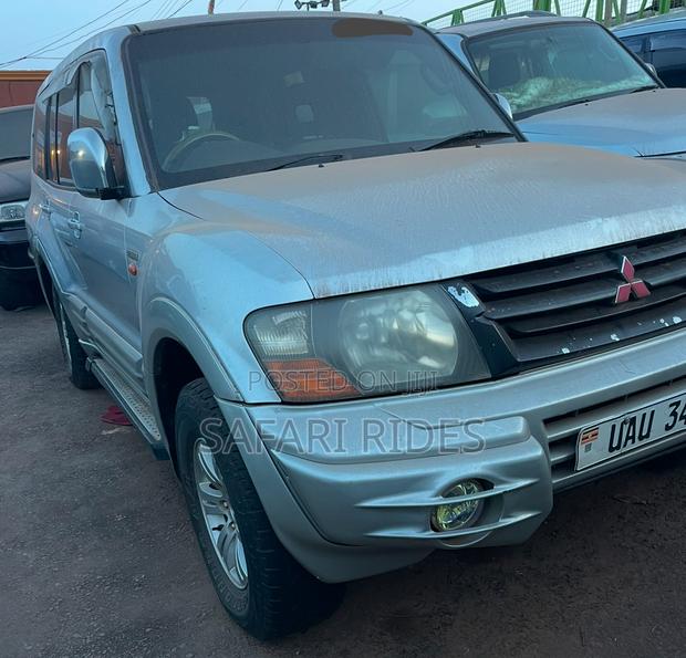 Mitsubishi Pajero 2002 Silver