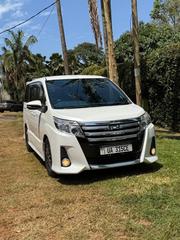 Toyota Noah 2015 White for sale
