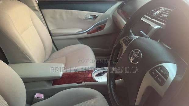 Toyota Premio 2010 White