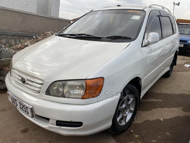 Toyota Ipsum 2008 White