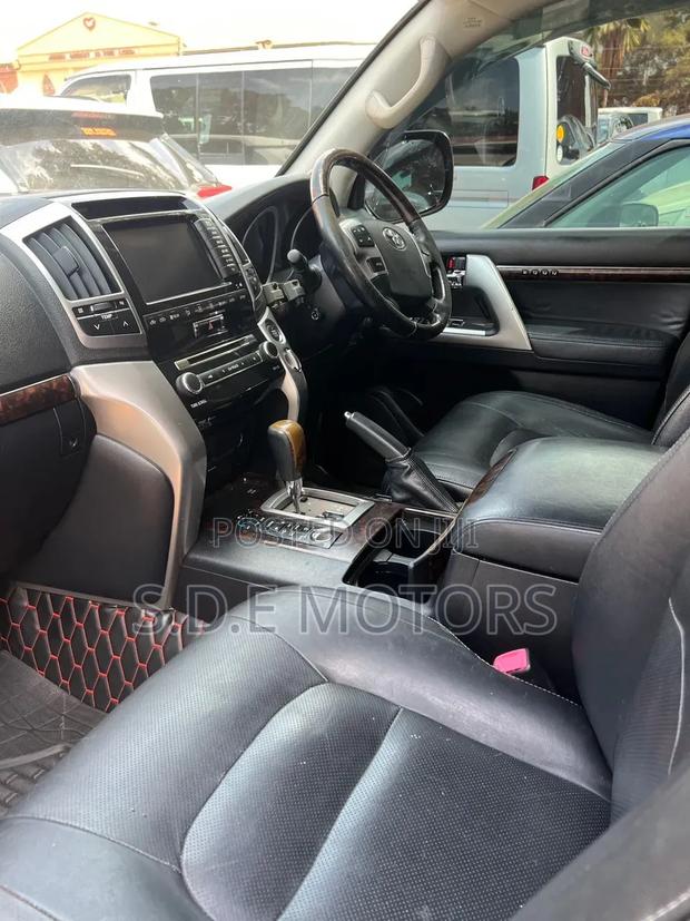 Toyota Land Cruiser 4.6 V8 ZX 2013 Black
