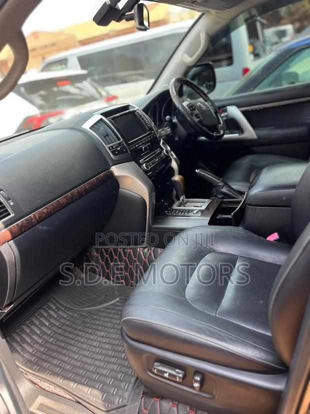 Toyota Land Cruiser 4.6 V8 ZX 2013 Black