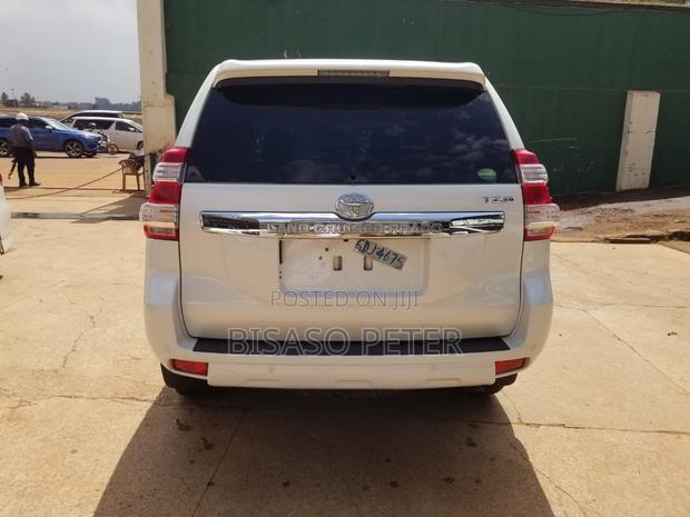 Toyota Land Cruiser Prado 2017 White
