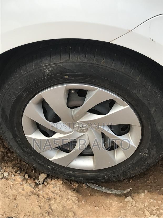 Toyota Sienta 2010 White