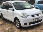 Toyota Sienta 2010 White for sale