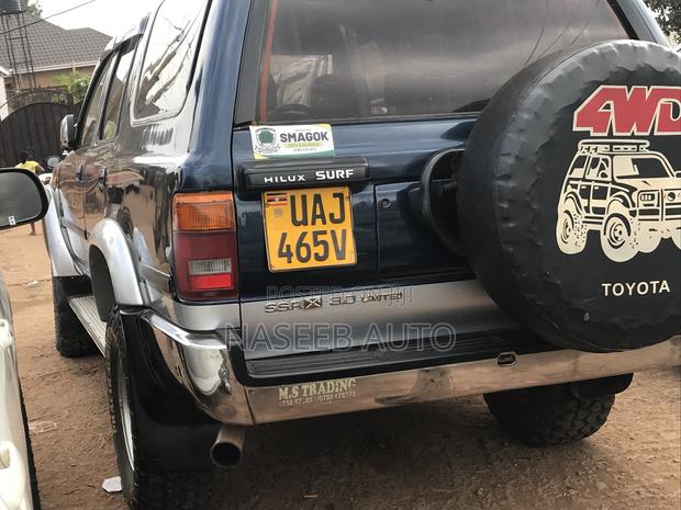 Toyota Hilux Surf 2000 Blue