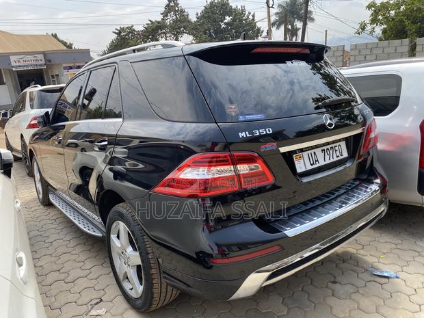 Mercedes-Benz E300 2023 Black