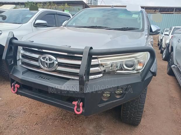 Toyota Hilux 2015 Silver