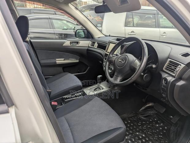 Subaru Exiga 2010 Silver