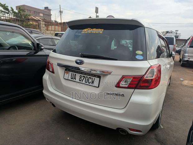 Subaru Exiga 2010 Silver