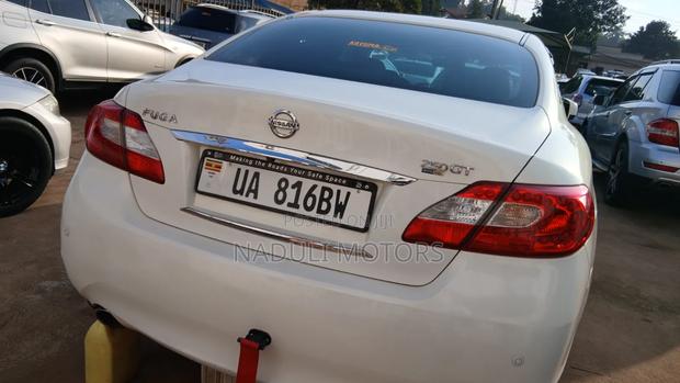 Nissan Fuga 2015 White