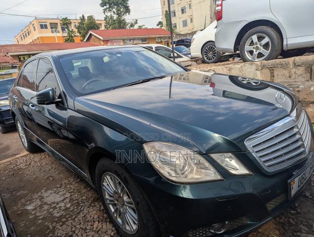 Mercedes-Benz E300 2009 Black