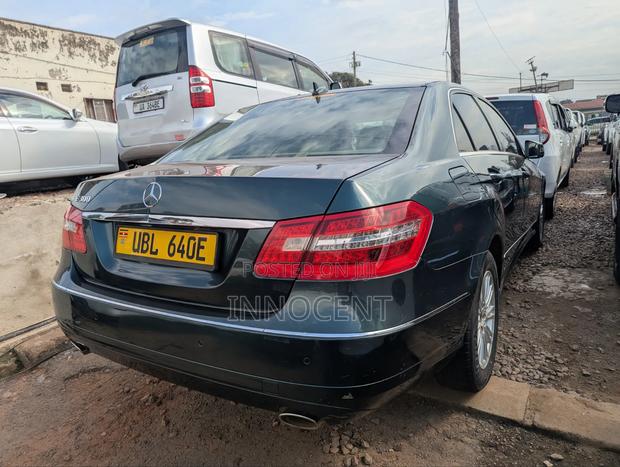 Mercedes-Benz E300 2009 Black