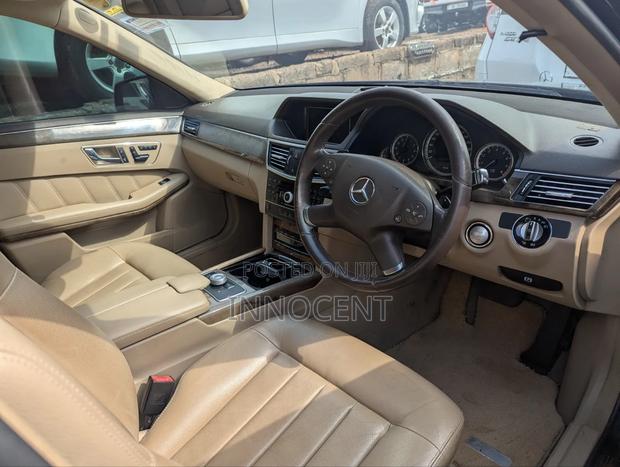 Mercedes-Benz E300 2009 Black