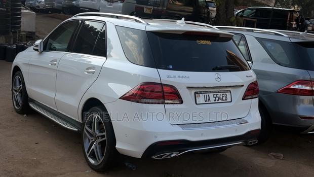 Mercedes-Benz GLE-Class 2017 Off white