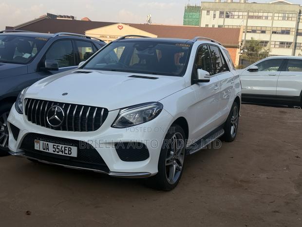 Mercedes-Benz GLE-Class 2017 Off white