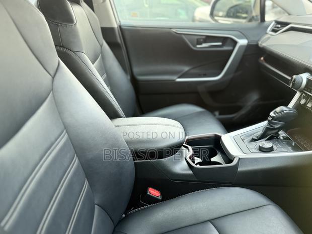 Toyota RAV4 2020 Silver