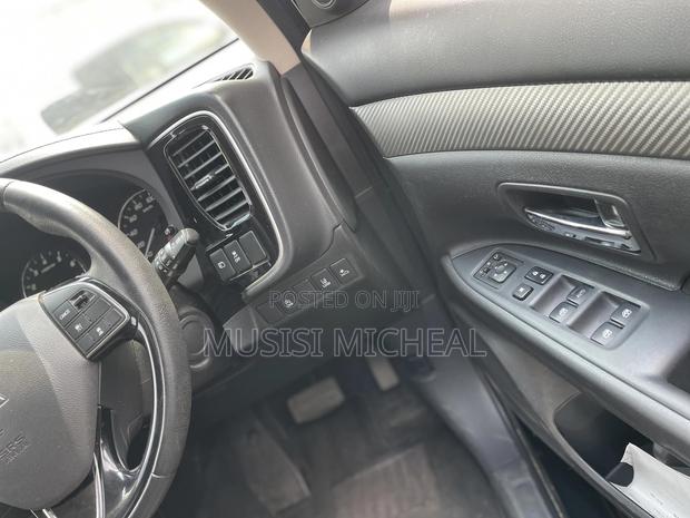 Mitsubishi Outlander SE FWD 2017 Black