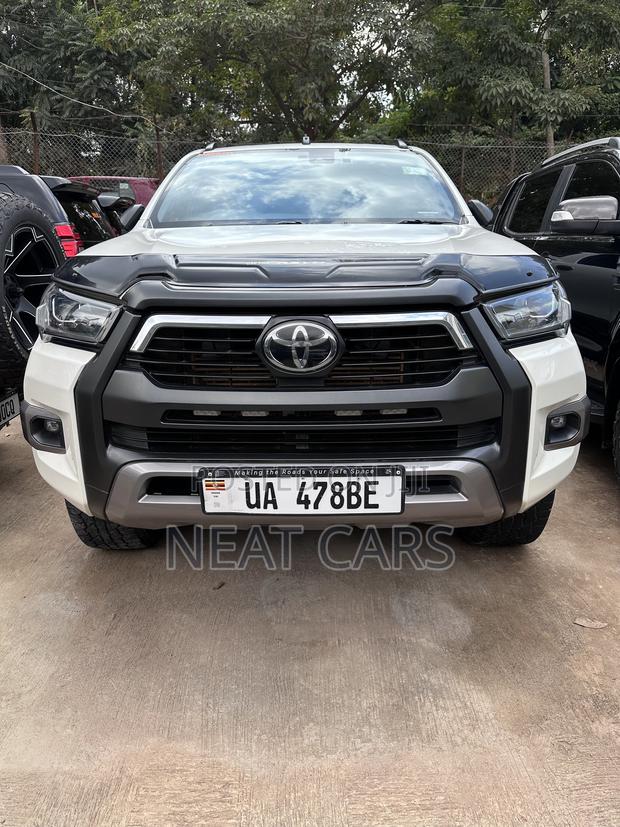 Toyota Hilux 2016 Pearl