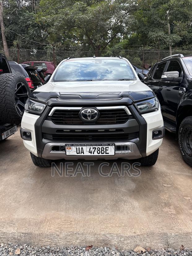 Toyota Hilux 2016 Pearl