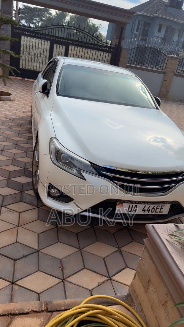 Toyota Mark X 2.5 AWD 2012 White